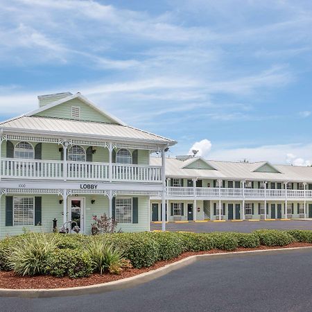 Super 8 By Wyndham Bay St. Louis Motel Bagian luar foto