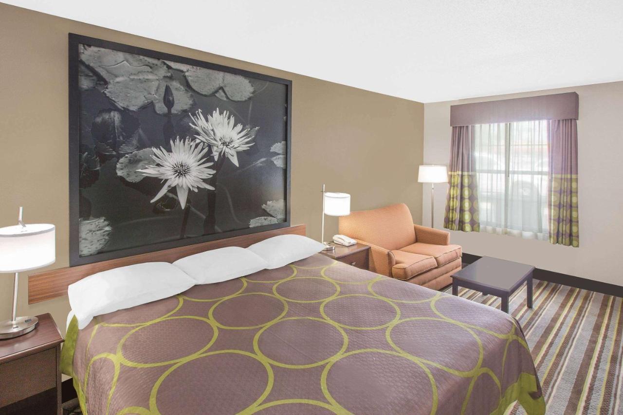 Super 8 By Wyndham Bay St. Louis Motel Bagian luar foto